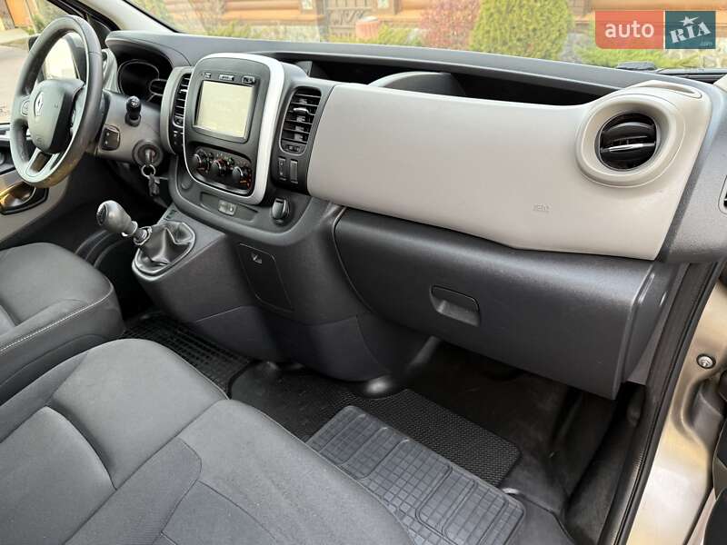 Минивэн Renault Trafic 2015 в Киеве