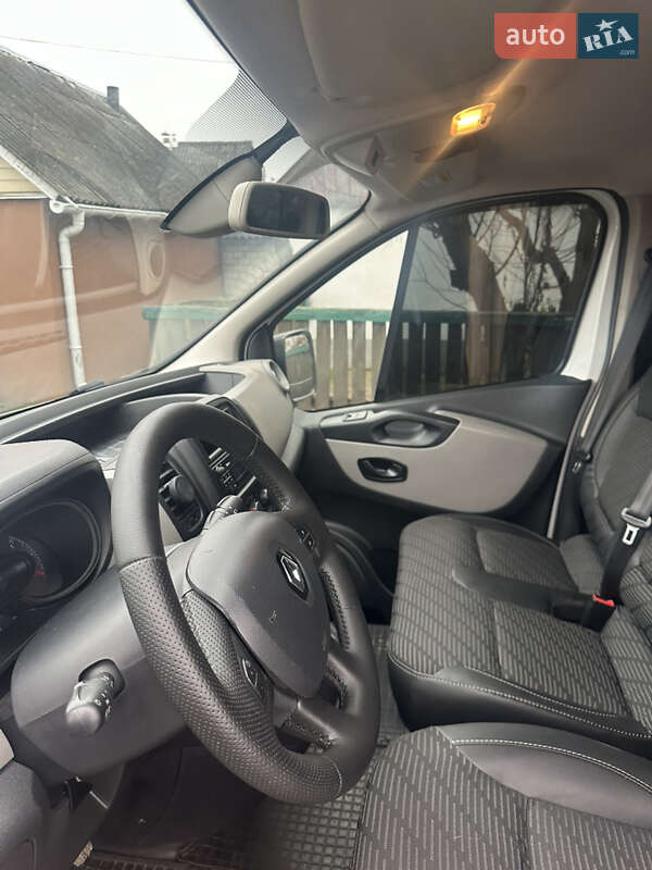 Минивэн Renault Trafic 2017 в Житомире фото 2 Минивэн Renault Trafic 2017 в Житомире