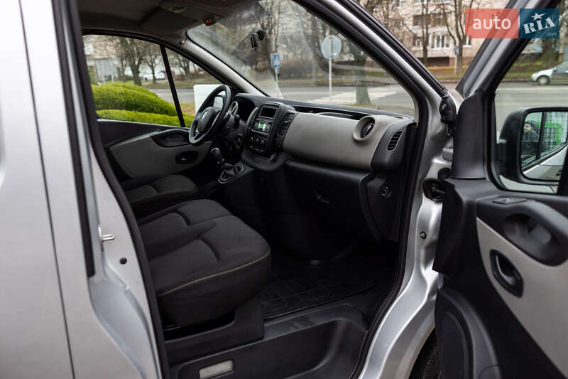 Минивэн Renault Trafic 2017 в Луцке