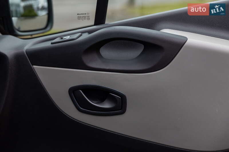 Минивэн Renault Trafic 2017 в Луцке