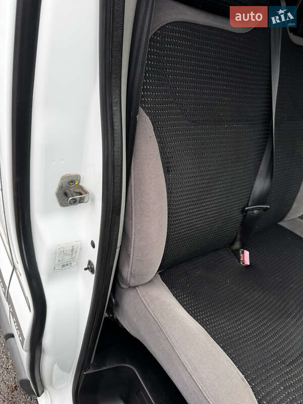 Минивэн Renault Trafic 2004 в Виннице