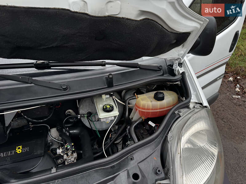 Минивэн Renault Trafic 2004 в Виннице