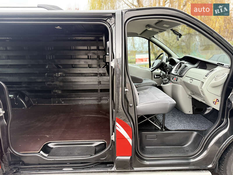 Грузовой фургон Renault Trafic 2012 в Ровно