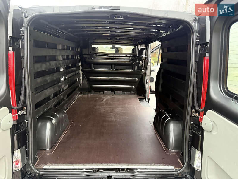 Грузовой фургон Renault Trafic 2012 в Ровно