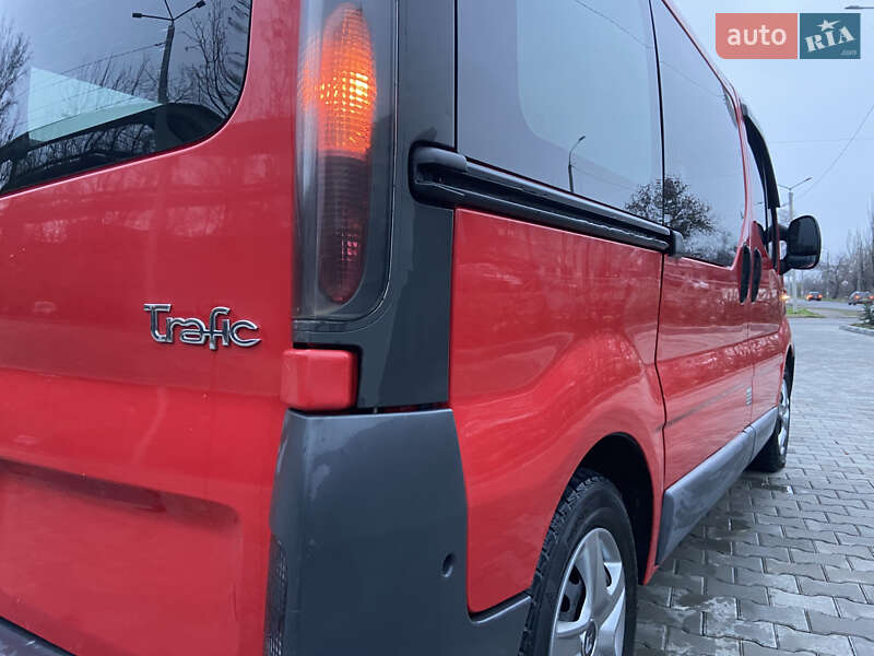 Минивэн Renault Trafic 2004 в Николаеве фото 8 Минивэн Renault Trafic 2004 в Николаеве
