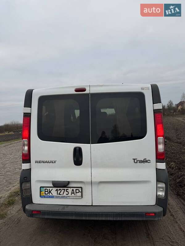 Минивэн Renault Trafic 2008 в Сарнах фото Минивэн Renault Trafic 2008 в Сарнах