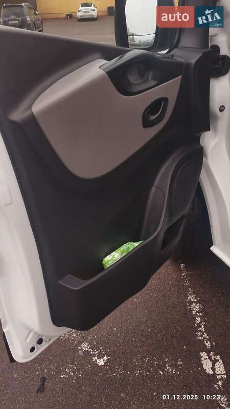 Микроавтобус грузовой (до 3,5т) Renault Trafic 2015 в Житомире