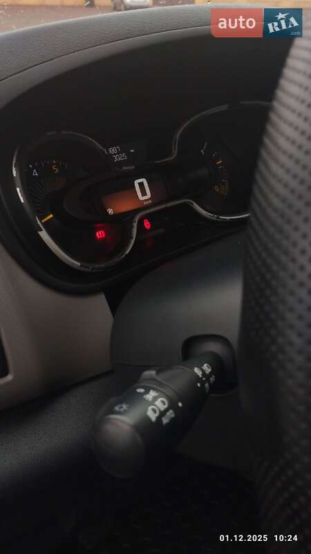 Микроавтобус грузовой (до 3,5т) Renault Trafic 2015 в Житомире