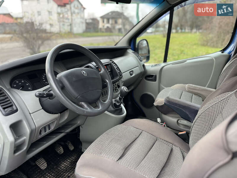 Минивэн Renault Trafic 2006 в Каменец-Подольском фото 20 Минивэн Renault Trafic 2006 в Каменец-Подольском