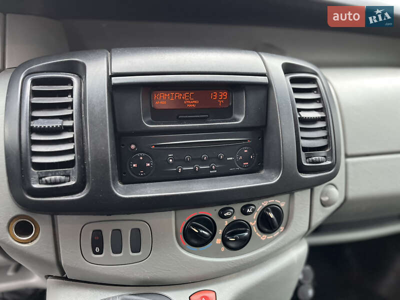 Минивэн Renault Trafic 2006 в Каменец-Подольском фото 22 Минивэн Renault Trafic 2006 в Каменец-Подольском