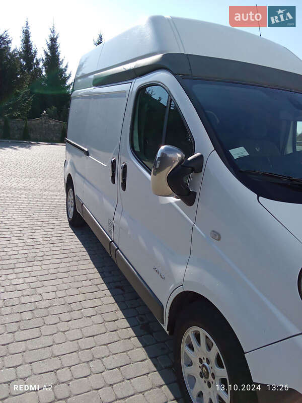 Грузовой фургон Renault Trafic 2012 в Львове
