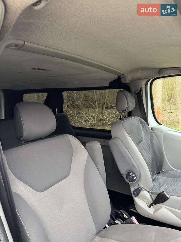 Минивэн Renault Trafic 2008 в Буске фото 10 Минивэн Renault Trafic 2008 в Буске