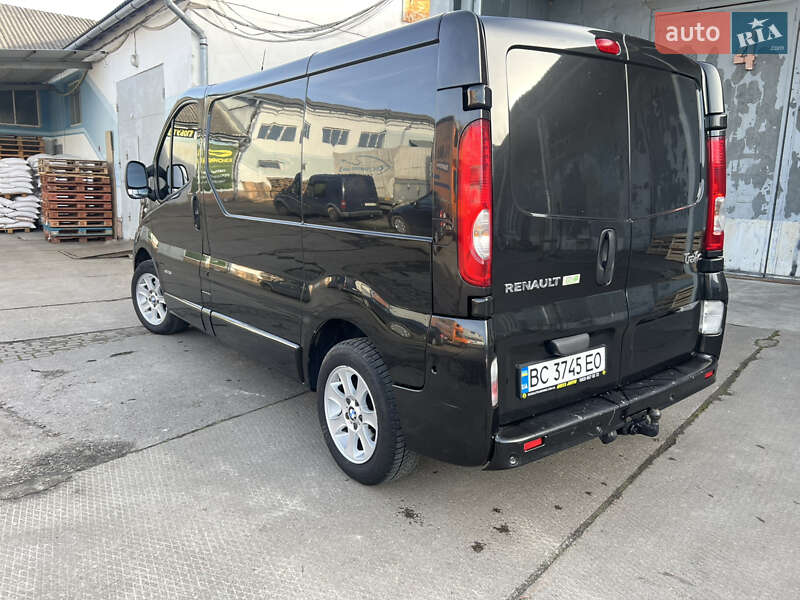 Вантажний фургон Renault Trafic 2011 в Стрию