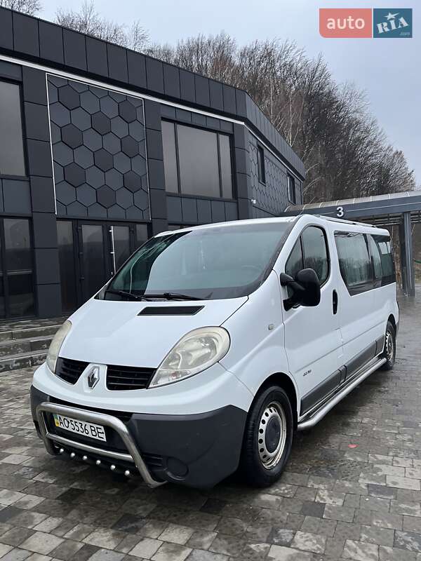 Минивэн Renault Trafic 2007 в Тячеве