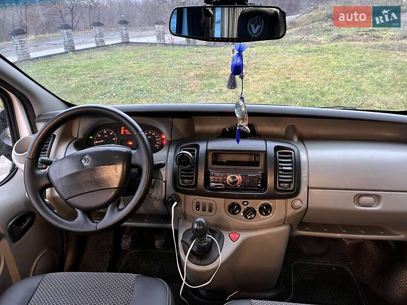 Минивэн Renault Trafic 2007 в Тячеве