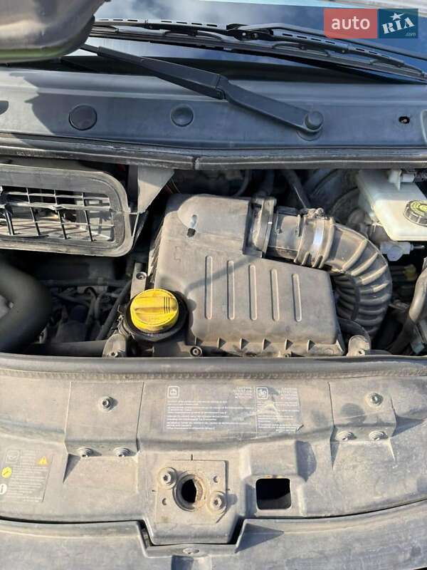 Мінівен Renault Trafic 2011 в Одесі фото 19 Мінівен Renault Trafic 2011 в Одесі