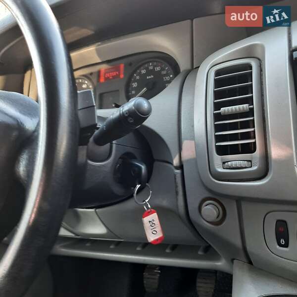 Грузопассажирский фургон Renault Trafic 2010 в Полтаве
