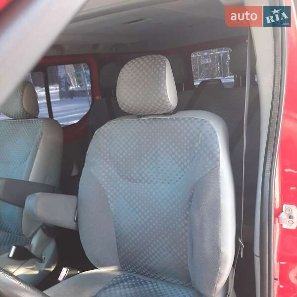 Грузопассажирский фургон Renault Trafic 2010 в Полтаве