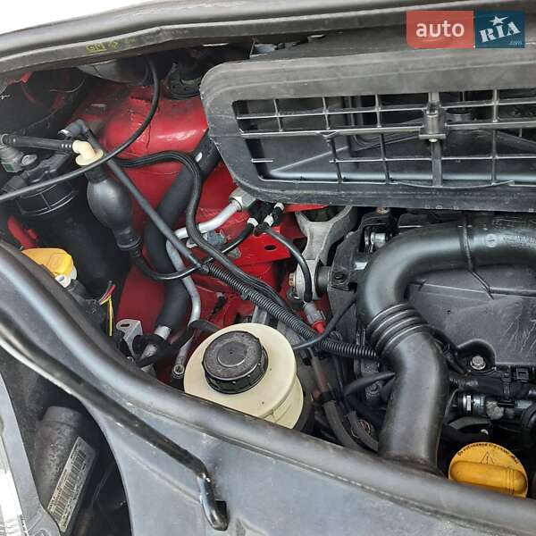 Грузопассажирский фургон Renault Trafic 2010 в Полтаве