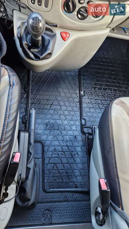 Мінівен Renault Trafic 2010 в Самборі