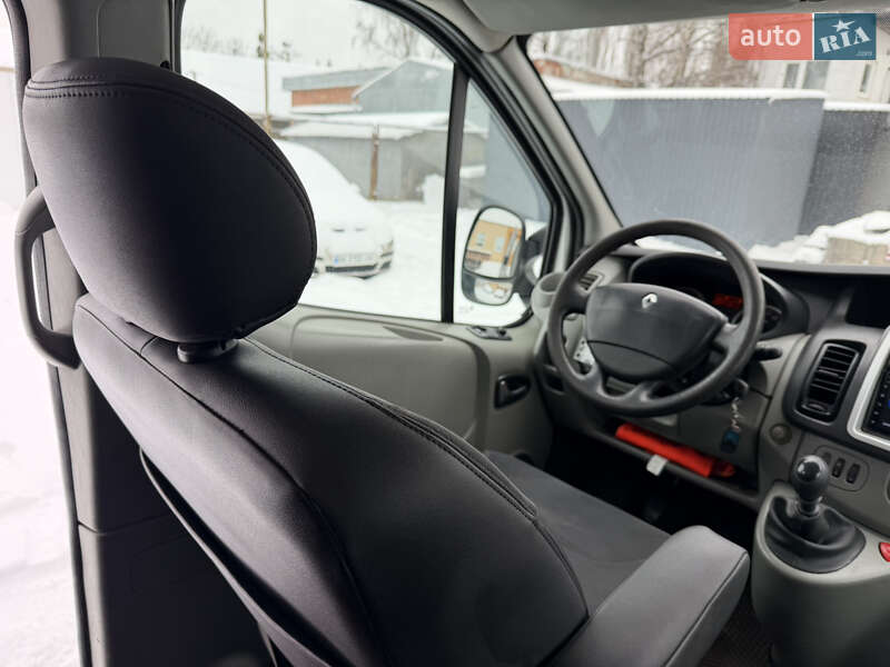 Минивэн Renault Trafic 2011 в Ровно