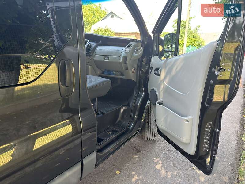 Мінівен Renault Trafic 2011 в Новояворівську