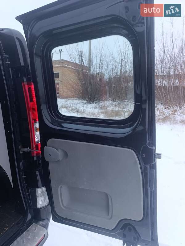 Вантажний фургон Renault Trafic 2013 в Василькові