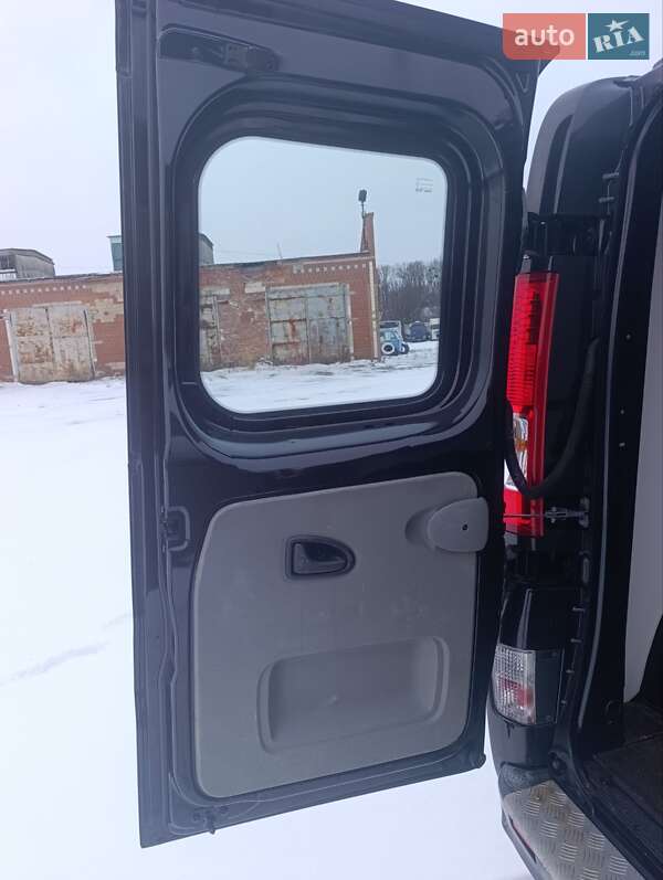 Вантажний фургон Renault Trafic 2013 в Василькові