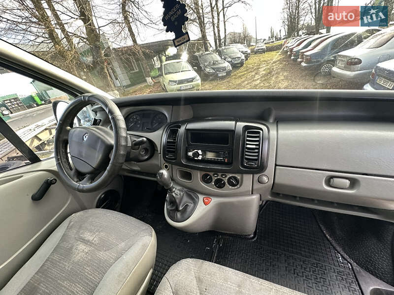 Минивэн Renault Trafic 2006 в Шполе