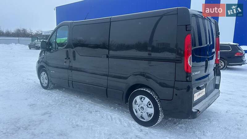 Минивэн Renault Trafic 2011 в Дубно