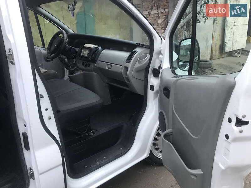 Минивэн Renault Trafic 2007 в Каменец-Подольском
