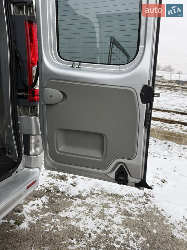 Минивэн Renault Trafic 2008 в Миргороде