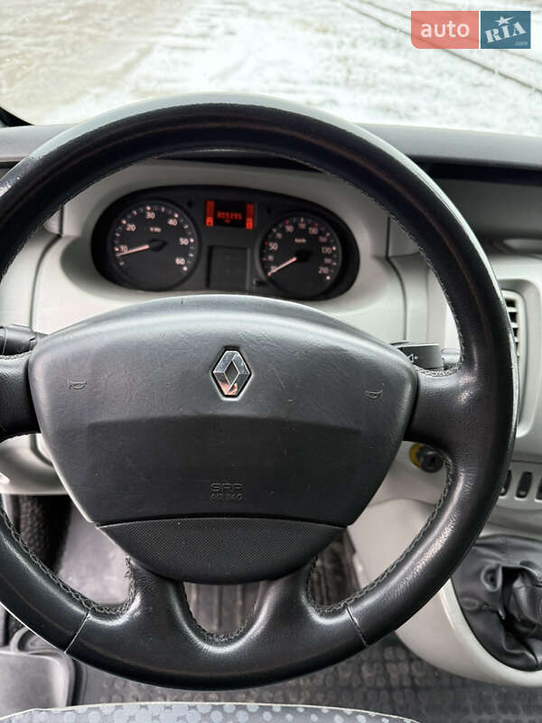 Минивэн Renault Trafic 2008 в Миргороде