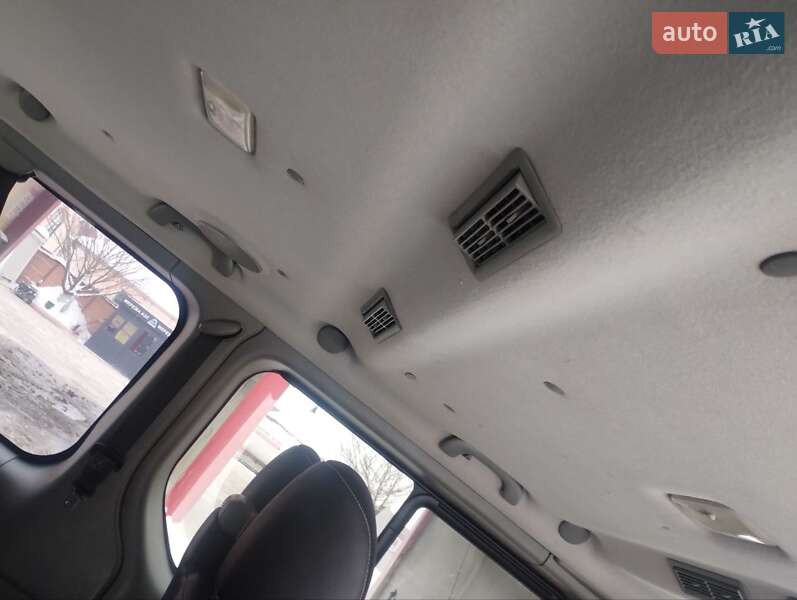 Минивэн Renault Trafic 2012 в Дубно