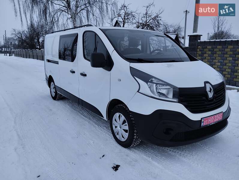 Грузопассажирский фургон Renault Trafic 2019 в Дубно