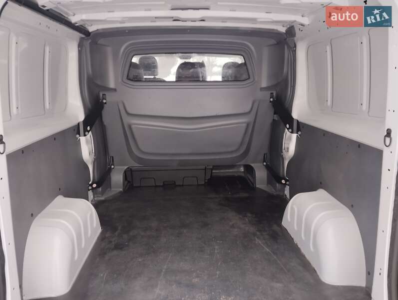 Грузопассажирский фургон Renault Trafic 2019 в Дубно