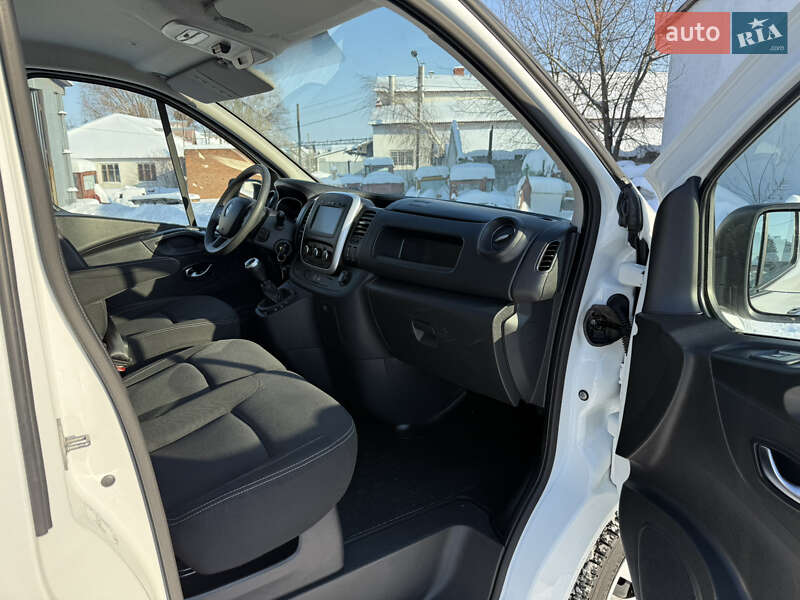 Грузопассажирский фургон Renault Trafic 2021 в Дубно