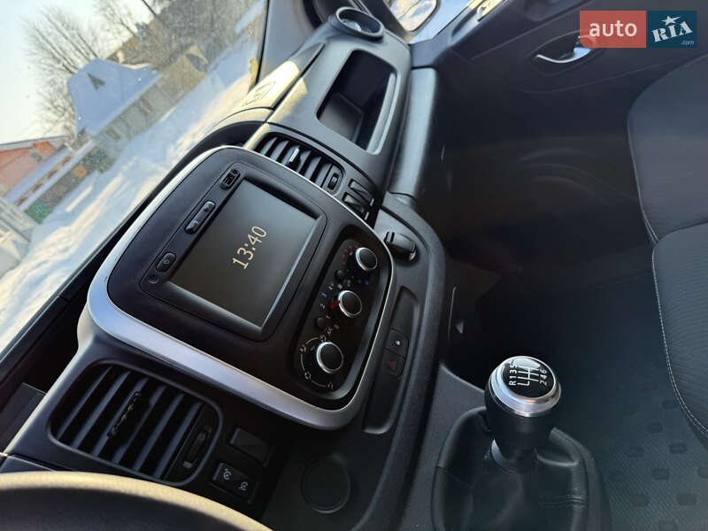 Грузопассажирский фургон Renault Trafic 2021 в Дубно