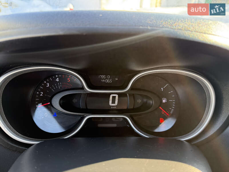 Грузопассажирский фургон Renault Trafic 2021 в Дубно