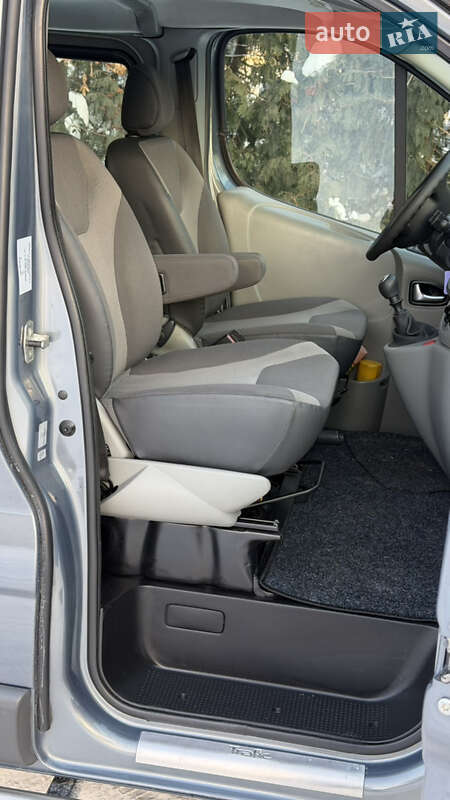 Грузопассажирский фургон Renault Trafic 2014 в Ровно фото 23 Грузопассажирский фургон Renault Trafic 2014 в Ровно