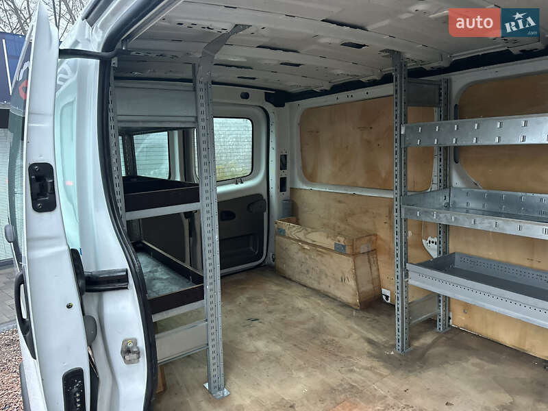 Вантажний фургон Renault Trafic 2013 в Рівному