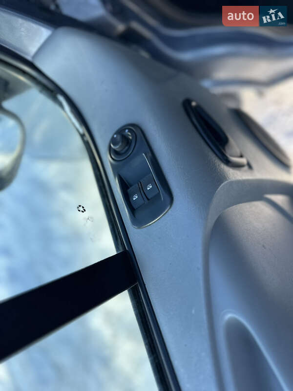 Грузовой фургон Renault Trafic 2013 в Ровно фото 11 Грузовой фургон Renault Trafic 2013 в Ровно