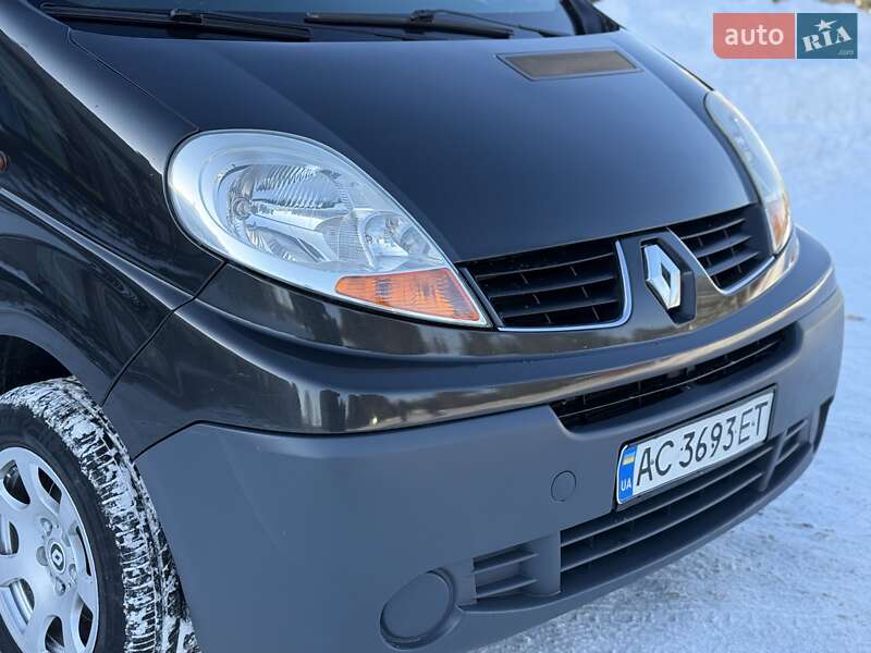 Минивэн Renault Trafic 2007 в Ровно