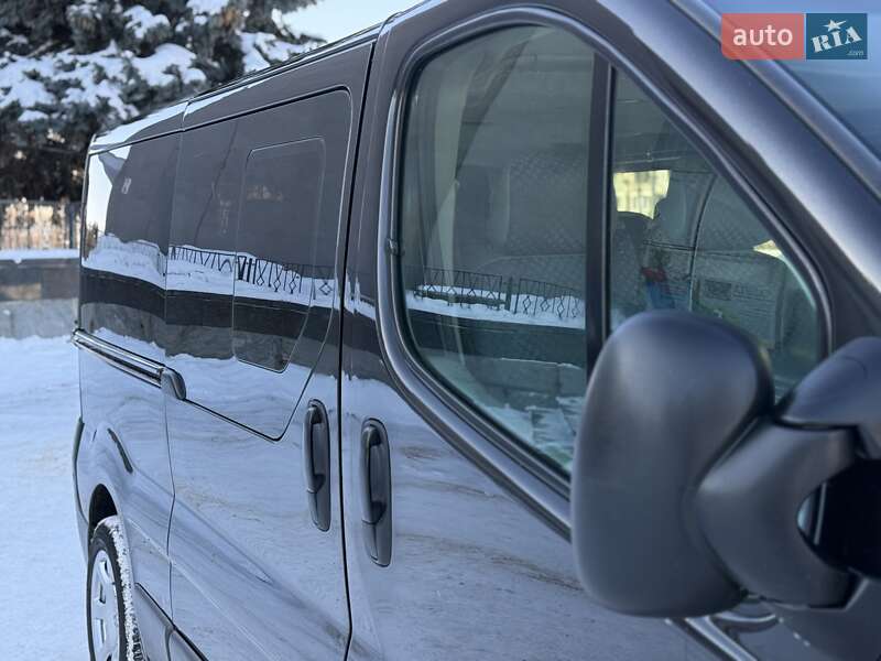 Минивэн Renault Trafic 2007 в Ровно