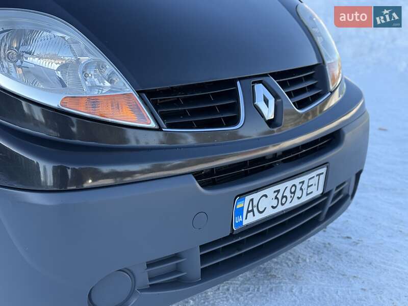 Минивэн Renault Trafic 2007 в Ровно