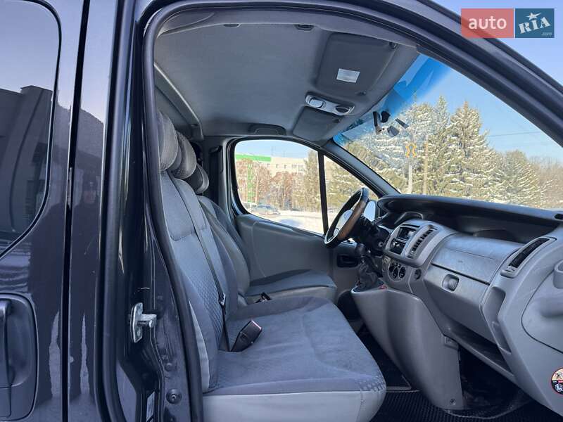 Минивэн Renault Trafic 2007 в Ровно