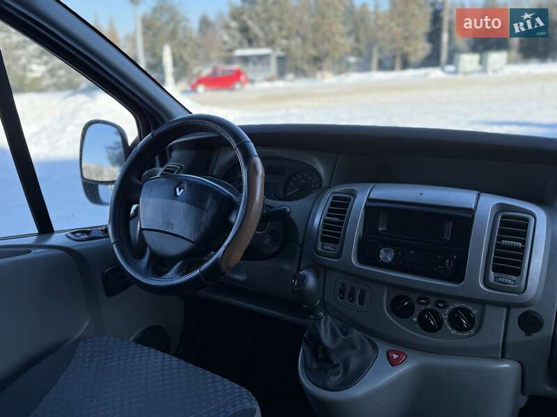 Минивэн Renault Trafic 2007 в Ровно