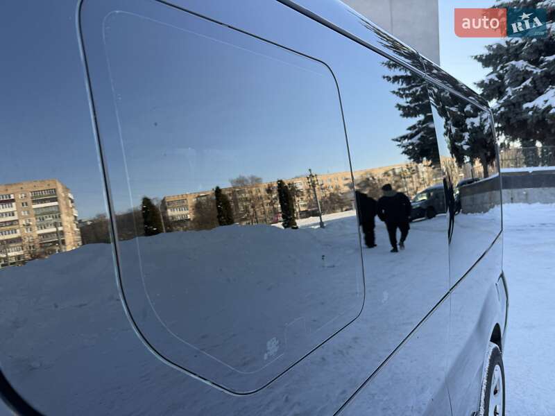 Минивэн Renault Trafic 2007 в Ровно