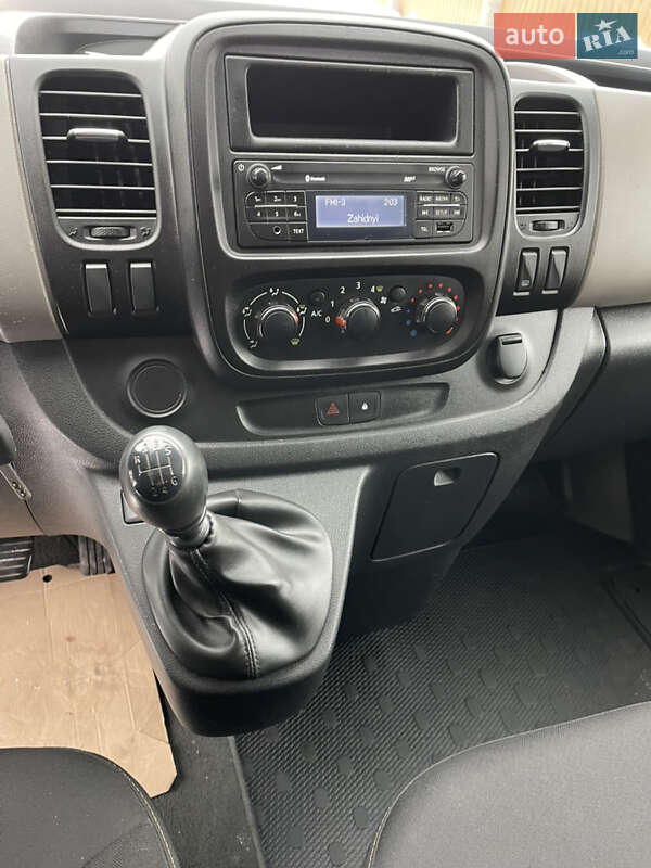 Минивэн Renault Trafic 2015 в Калуше