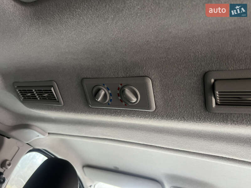 Мінівен Renault Trafic 2015 в Києві фото 22 Мінівен Renault Trafic 2015 в Києві